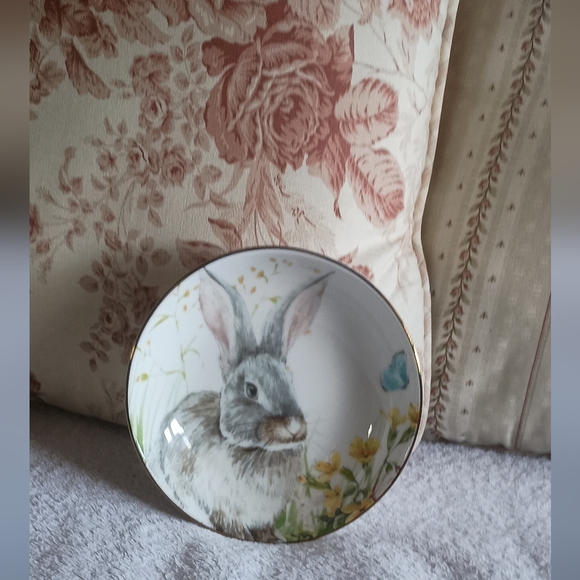 Williams Sonoma Other - Floral meadow bunny dip dish